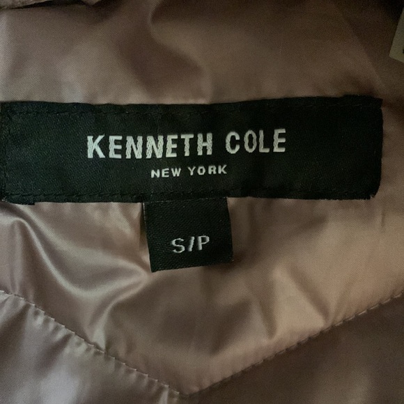 Kenneth Cole puffer jacket with faux fur collar. - Picture 6 of 7